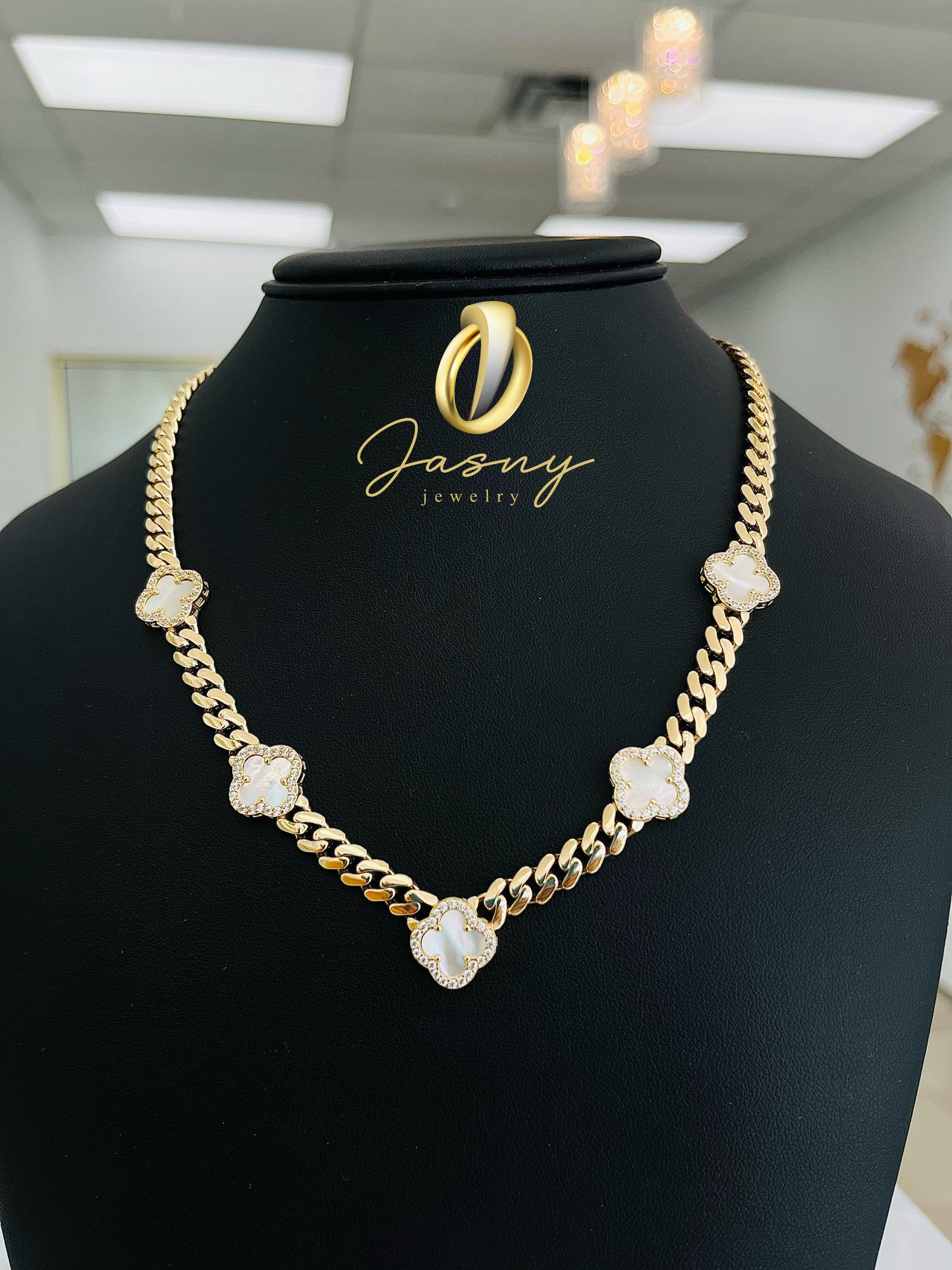 Gargantilla Flores Blancas Oro 14k