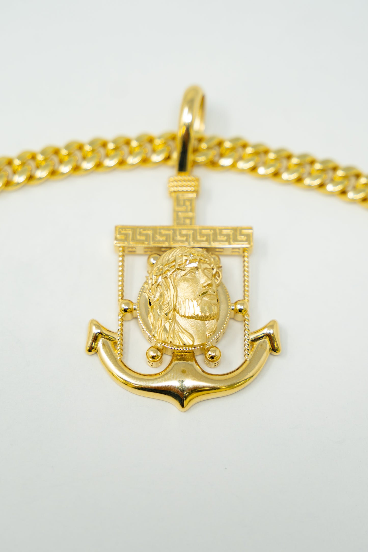 CHAIN AND MEDALLION SET - ANCLA DE CRISTO