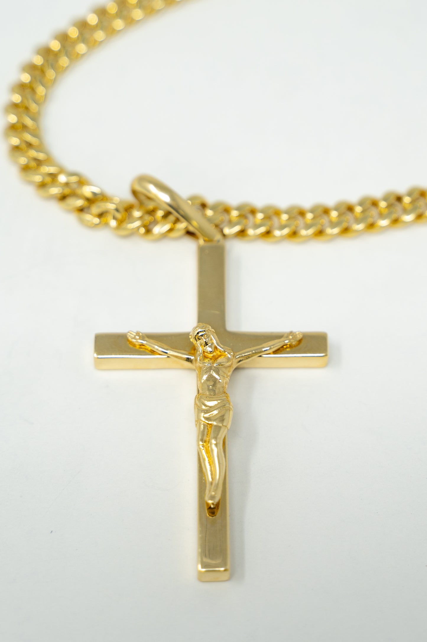 CHAIN AND MEDALLION SET  - CRUZ CRISTO