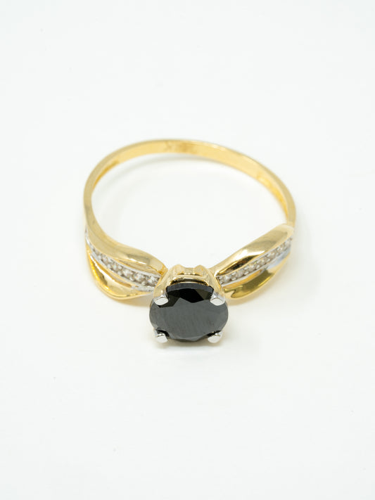 Lady's ring, solitaire Black stone