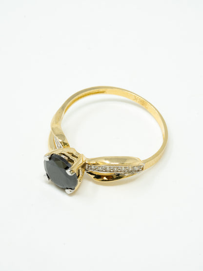 Lady's ring, solitaire Black stone