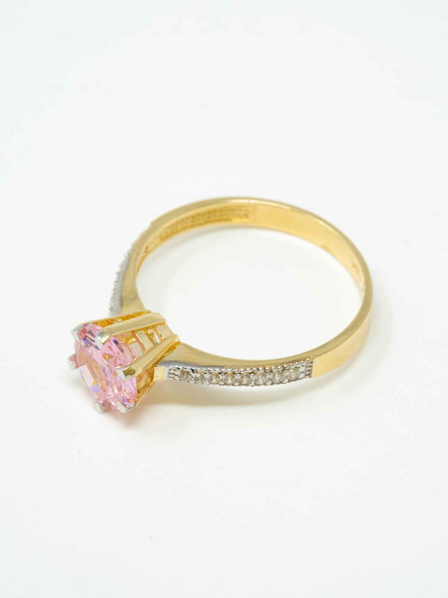 Lady's ring, solitaire Pink stone