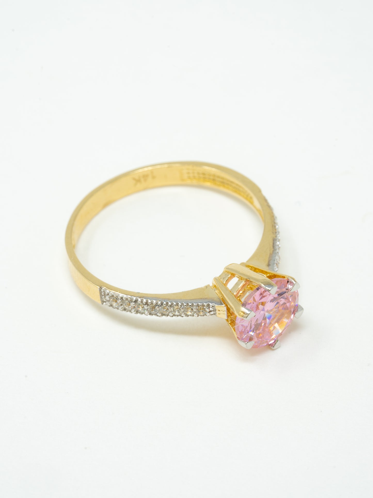 Lady's ring, solitaire Pink stone