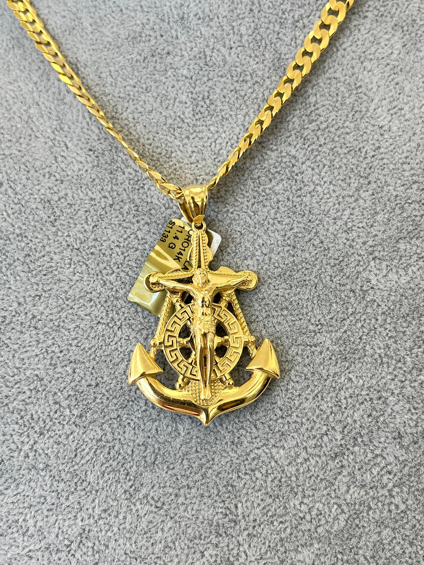 DIJE ANCLA CON JESÚS ORO 14K