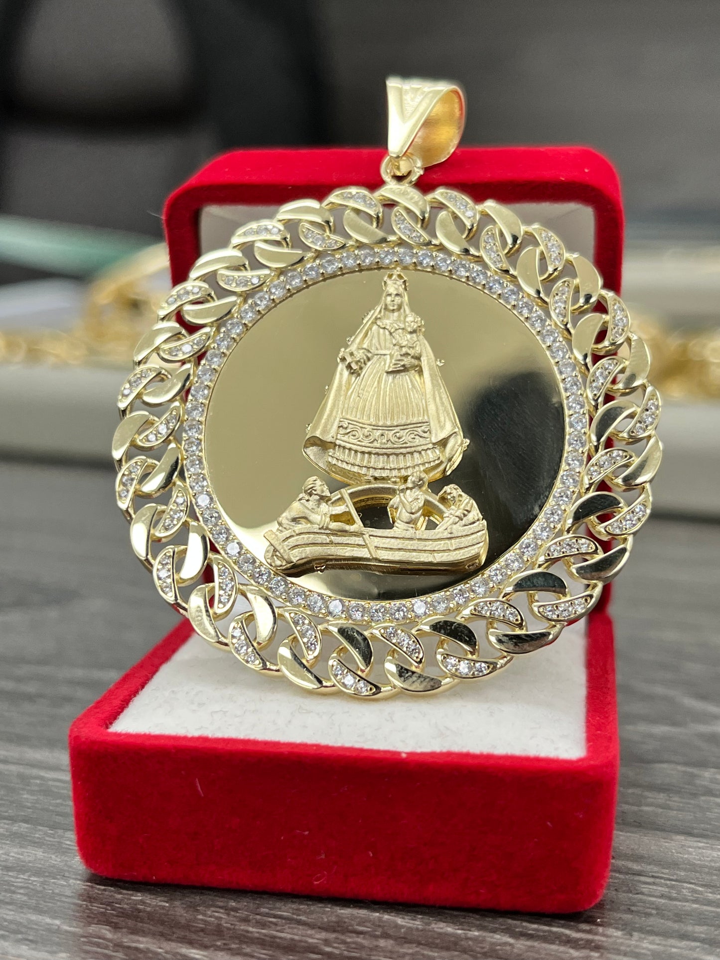 🇨🇺 MEDALLA VIRGEN de la CARIDAD DEL COBRE ORO 14K