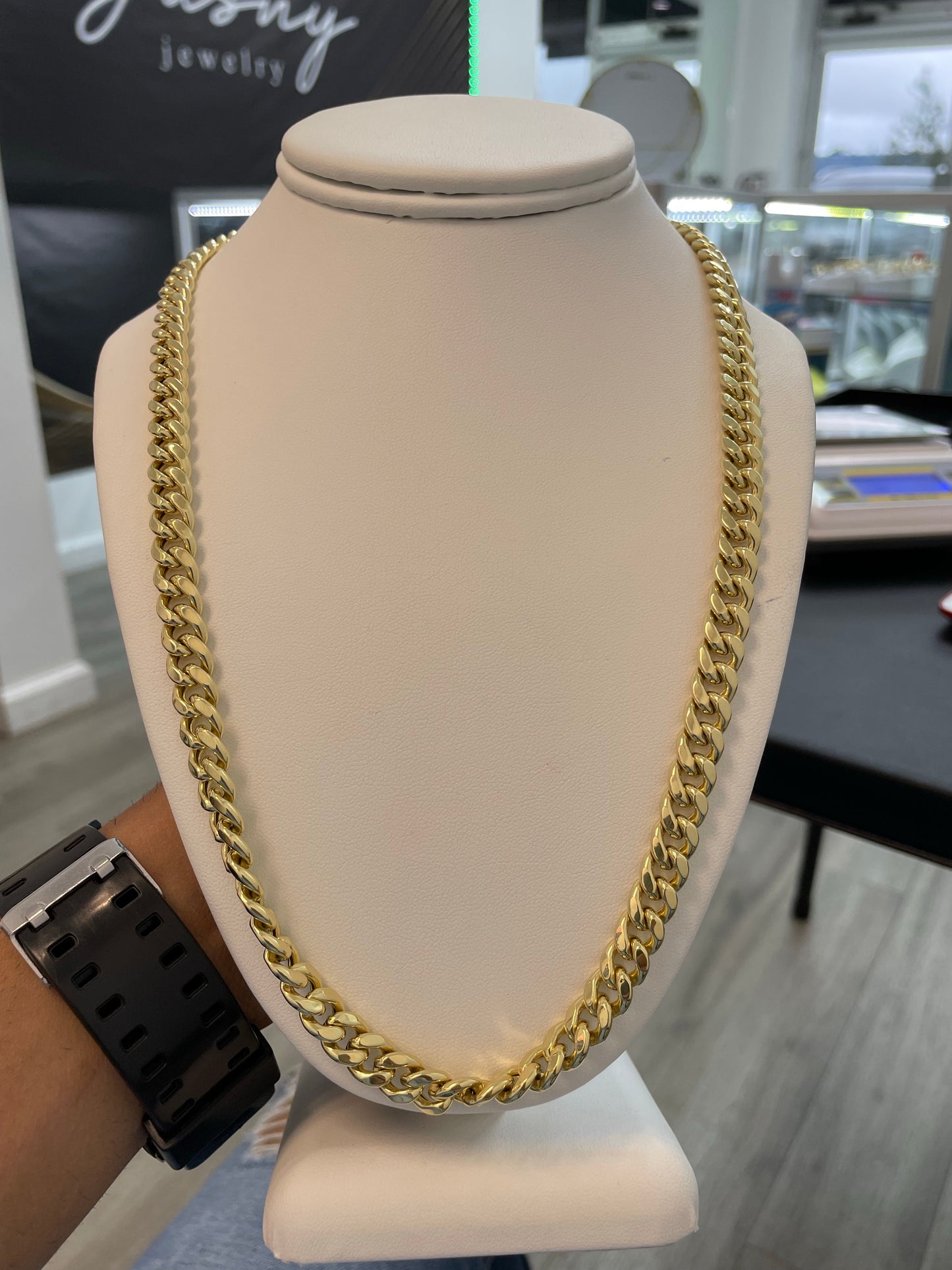 Cuban link chain drawer closure gold 14k